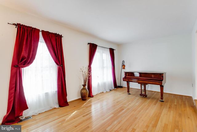 4428 HOLLY AVE, Fairfax, VA 22030