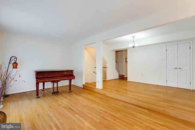 4428 HOLLY AVE, Fairfax, VA 22030