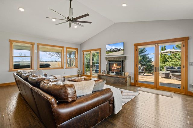 W2823 County Road B, Lake Geneva, WI 53147