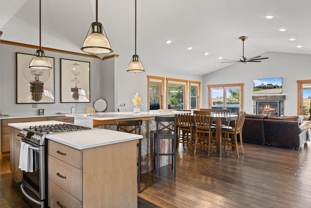 W2823 County Road B, Lake Geneva, WI 53147