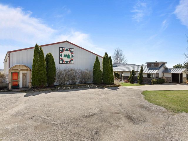 W2823 County Road B, Lake Geneva, WI 53147