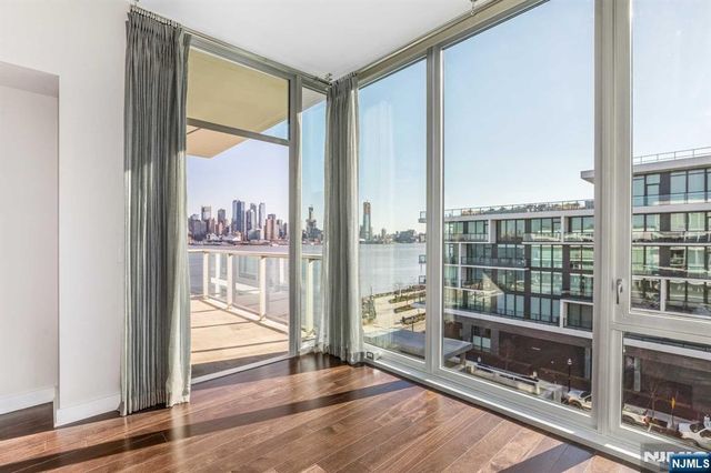 1000 Ave At Port Imperial 512, Weehawken, NJ 07086
