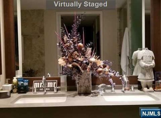 1000 Ave At Port Imperial 512, Weehawken, NJ 07086