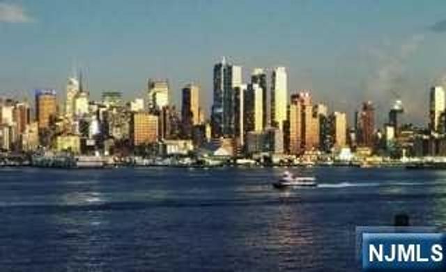 1000 Ave At Port Imperial 512, Weehawken, NJ 07086