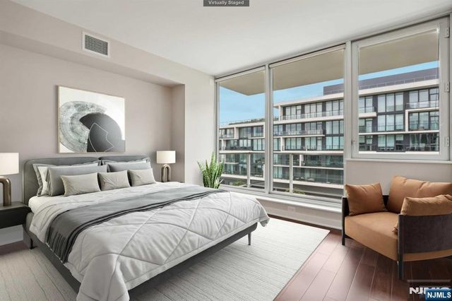 1000 Ave At Port Imperial 512, Weehawken, NJ 07086