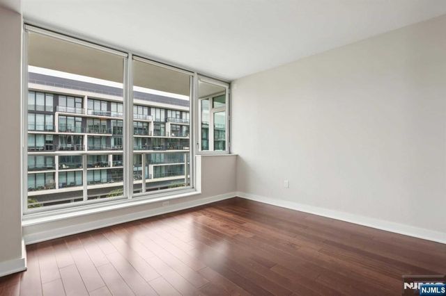 1000 Ave At Port Imperial 512, Weehawken, NJ 07086