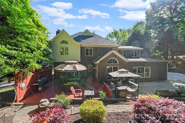 1265 Braeburn Road NW, Concord, NC 28027