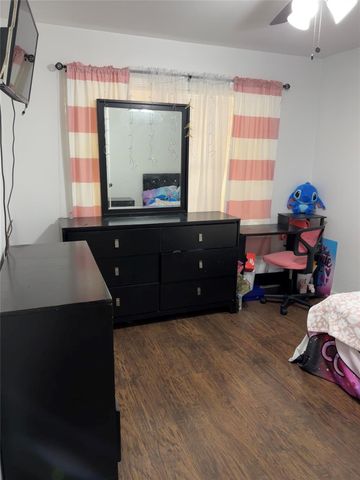 10442 Southport Drive, Houston, TX 77089