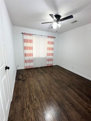 10442 Southport Drive, Houston, TX 77089