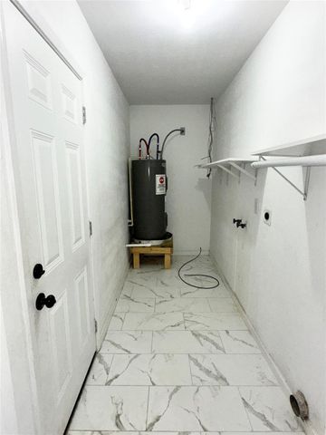 10442 Southport Drive, Houston, TX 77089