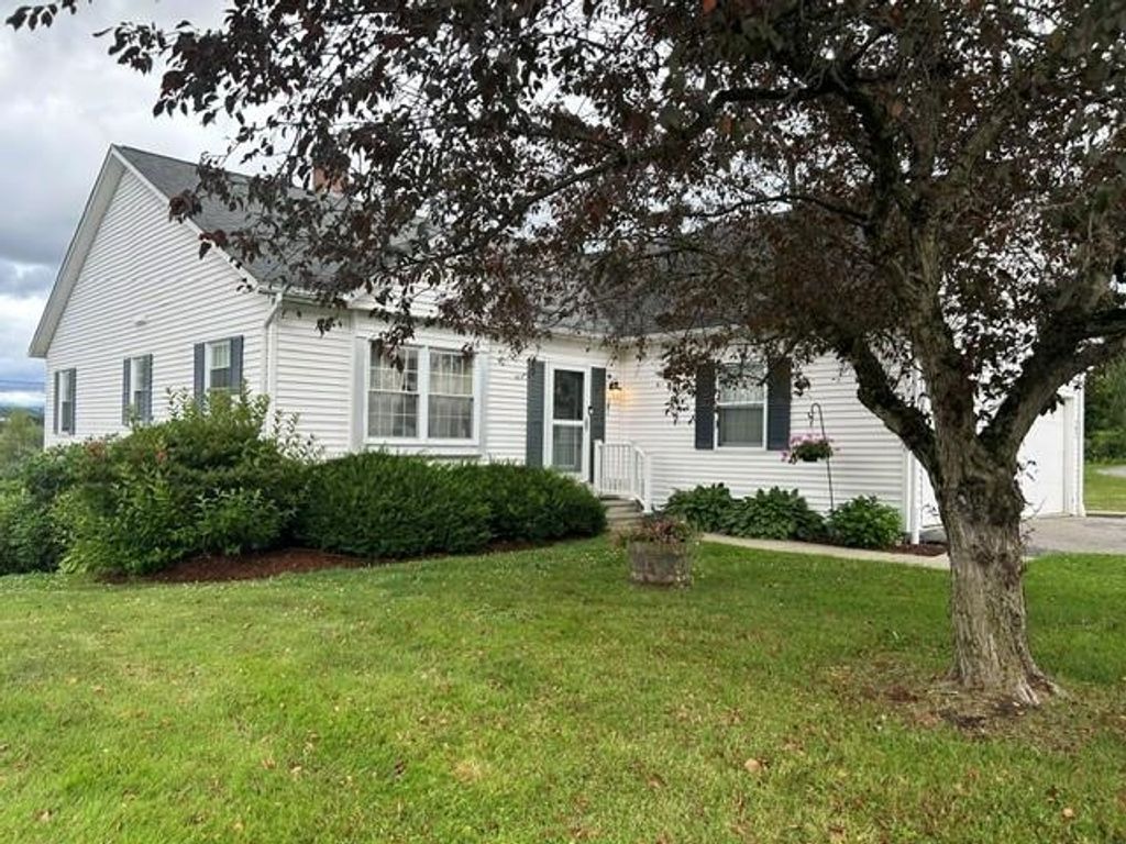 241 Eastview Circle, Williston, VT 05495