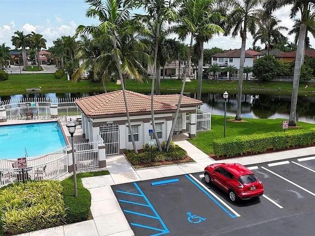 6243 SW 165th Avenue, Miami, FL 33193
