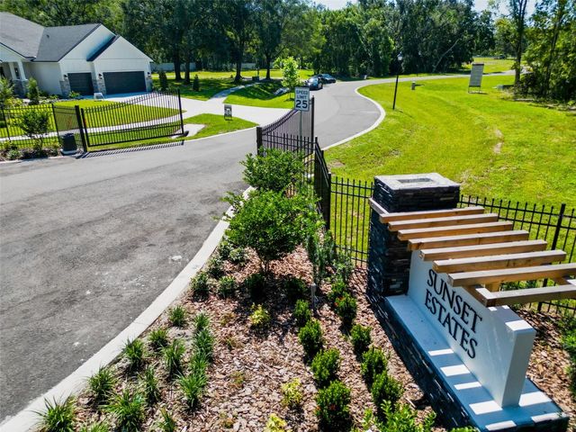 18442 PURPLE CREEK LANE, Lutz, FL 33549