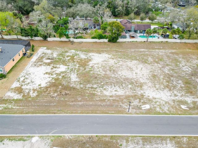 18442 PURPLE CREEK LANE, Lutz, FL 33549