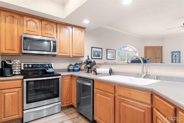 680 Emerald Pointe Drive 1, Hollister, MO 65672