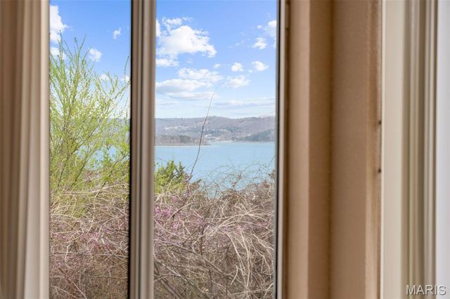 680 Emerald Pointe Drive 1, Hollister, MO 65672