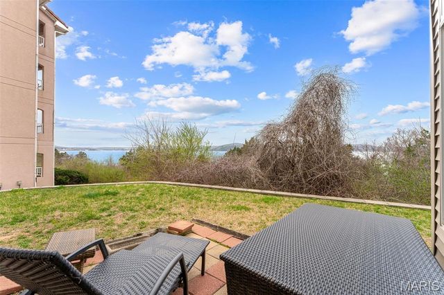 680 Emerald Pointe Drive 1, Hollister, MO 65672