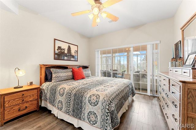 680 Emerald Pointe Drive 1, Hollister, MO 65672