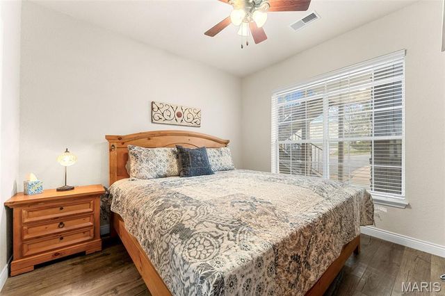 680 Emerald Pointe Drive 1, Hollister, MO 65672