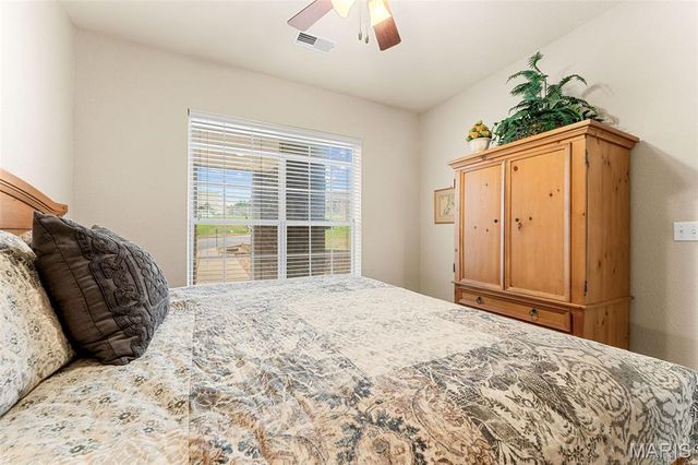 680 Emerald Pointe Drive 1, Hollister, MO 65672