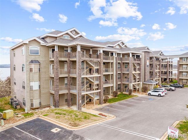 680 Emerald Pointe Drive 1, Hollister, MO 65672