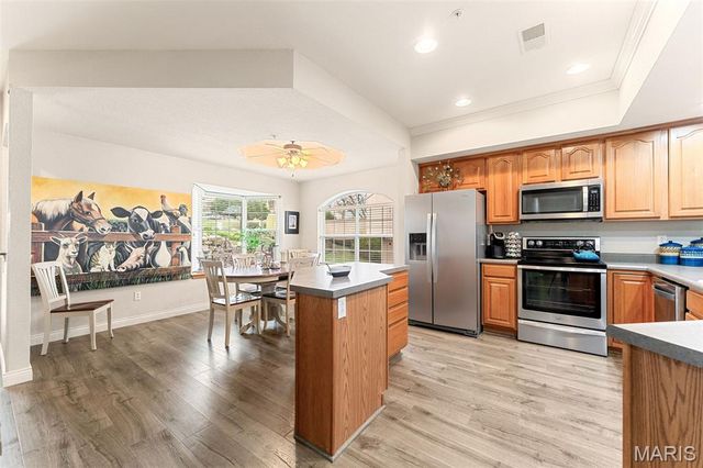 680 Emerald Pointe Drive 1, Hollister, MO 65672