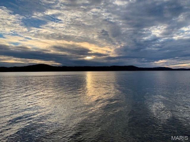 680 Emerald Pointe Drive 1, Hollister, MO 65672