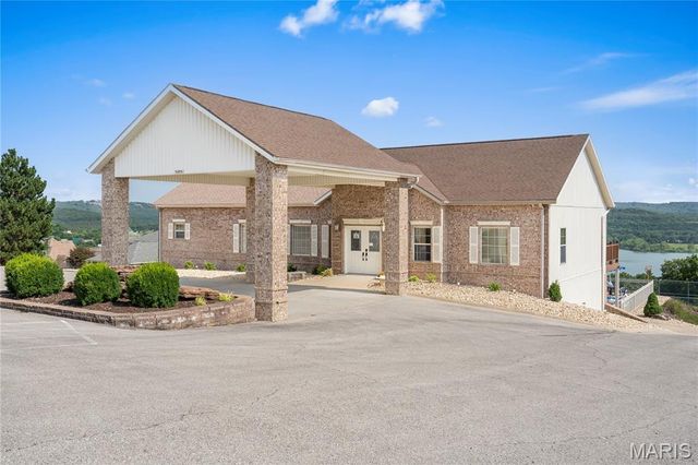 680 Emerald Pointe Drive 1, Hollister, MO 65672