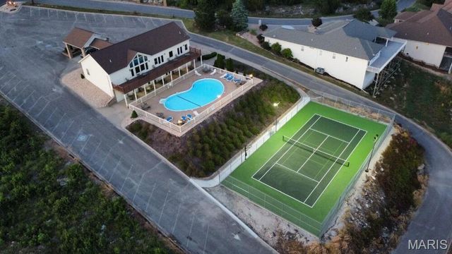 680 Emerald Pointe Drive 1, Hollister, MO 65672