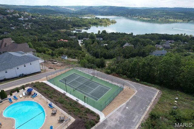 680 Emerald Pointe Drive 1, Hollister, MO 65672