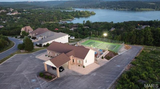 680 Emerald Pointe Drive 1, Hollister, MO 65672