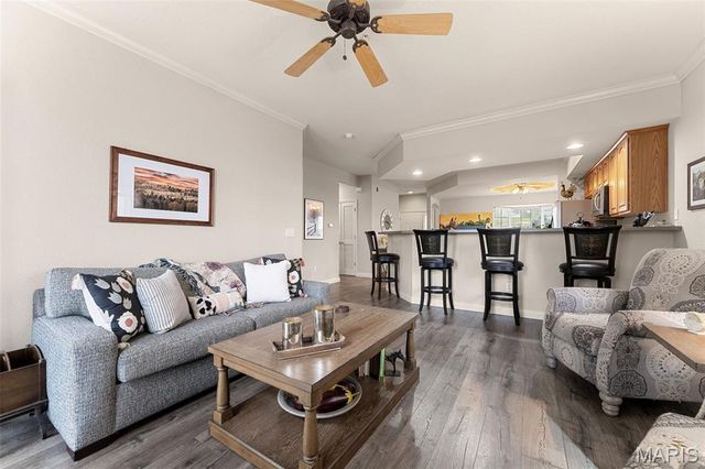 680 Emerald Pointe Drive 1, Hollister, MO 65672