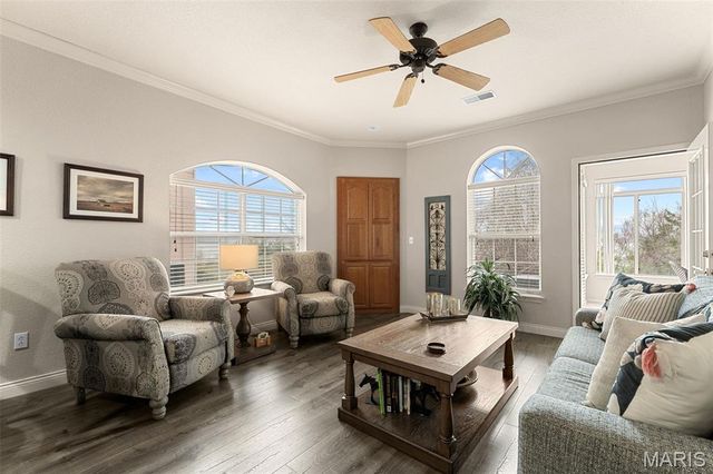 680 Emerald Pointe Drive 1, Hollister, MO 65672