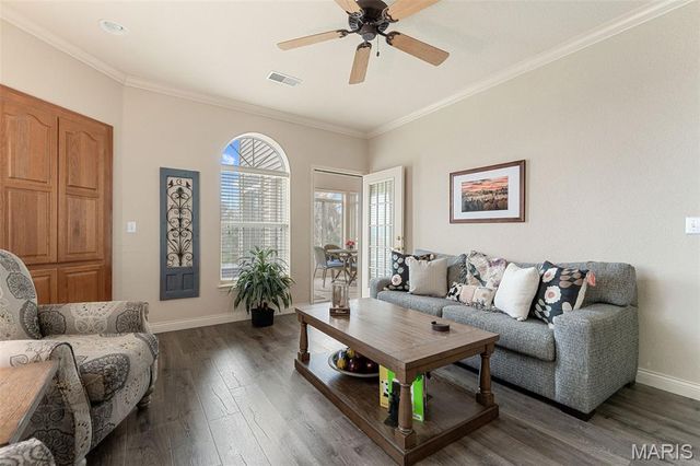 680 Emerald Pointe Drive 1, Hollister, MO 65672