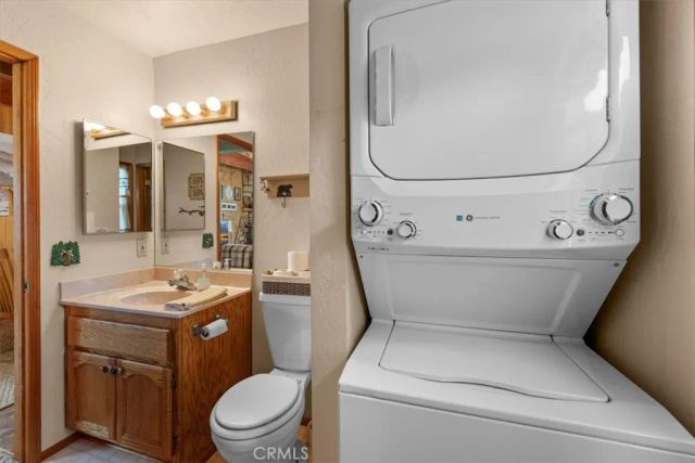 560 Lakewood Lane, Big Bear Lake, CA 92315