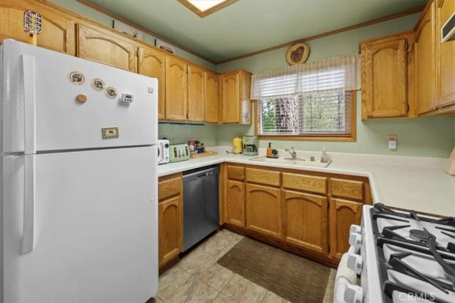 560 Lakewood Lane, Big Bear Lake, CA 92315
