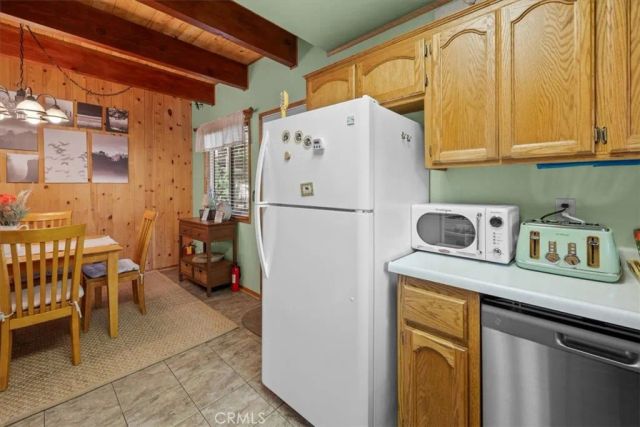 560 Lakewood Lane, Big Bear Lake, CA 92315