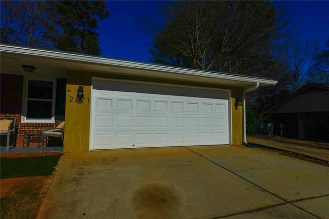 2671 Kings Circle, Lawrenceville, GA 30044