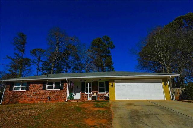 2671 Kings Circle, Lawrenceville, GA 30044