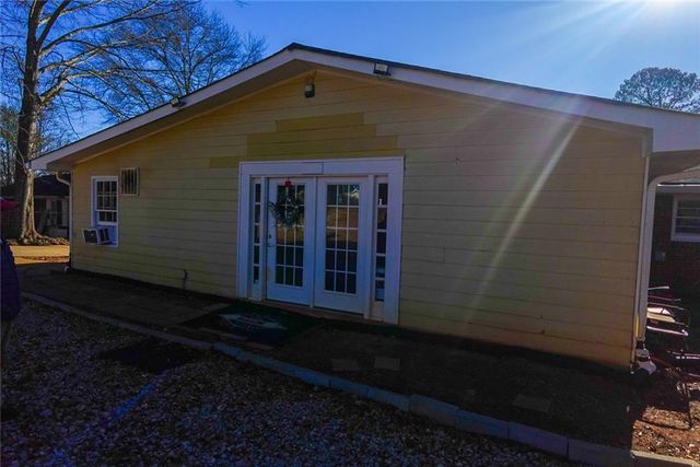 2671 Kings Circle, Lawrenceville, GA 30044