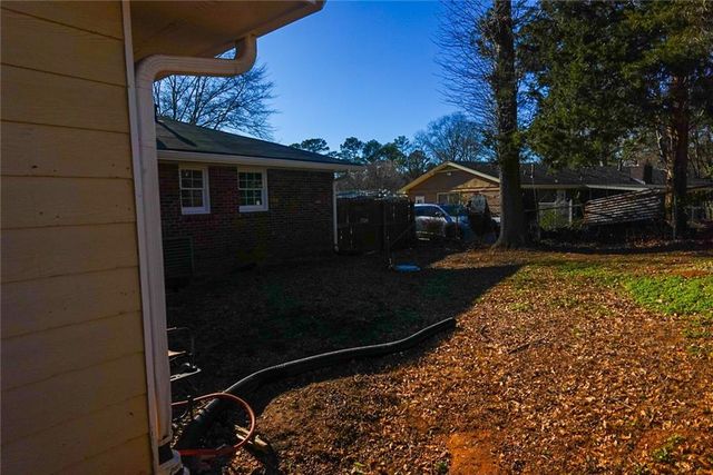 2671 Kings Circle, Lawrenceville, GA 30044
