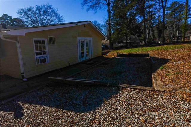 2671 Kings Circle, Lawrenceville, GA 30044