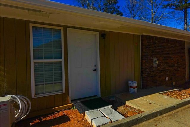 2671 Kings Circle, Lawrenceville, GA 30044