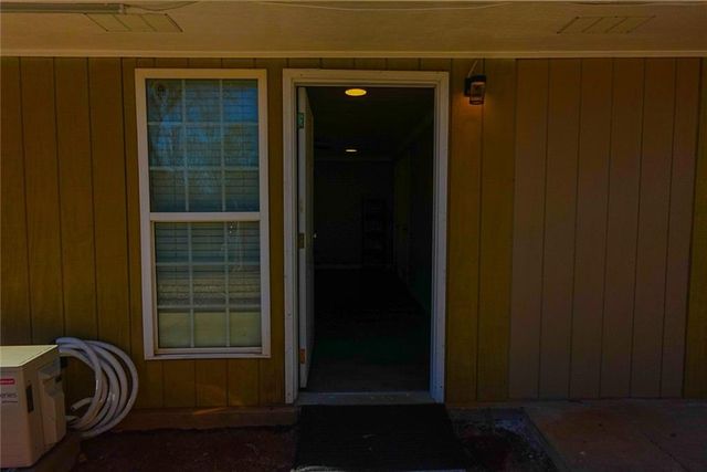 2671 Kings Circle, Lawrenceville, GA 30044