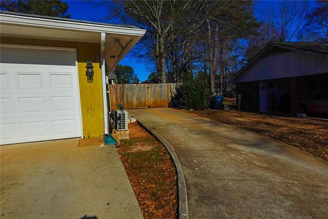 2671 Kings Circle, Lawrenceville, GA 30044