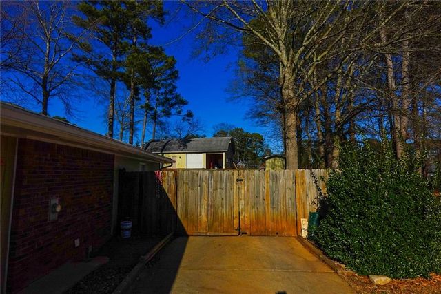 2671 Kings Circle, Lawrenceville, GA 30044