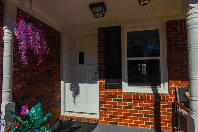 2671 Kings Circle, Lawrenceville, GA 30044