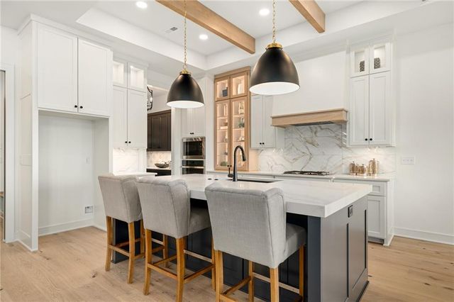 11233 S Sunray Drive, Olathe, KS 66061