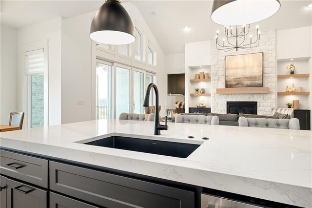 11233 S Sunray Drive, Olathe, KS 66061