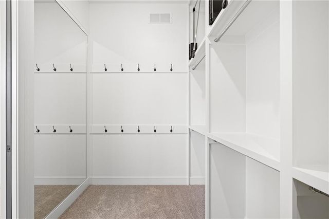 11233 S Sunray Drive, Olathe, KS 66061